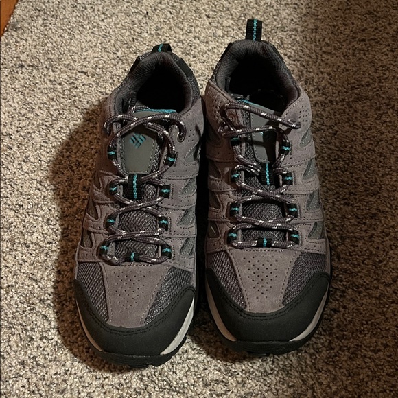 Shoes - Columbia Gray and Black Hiking Shoes Size 7.5. Worn once